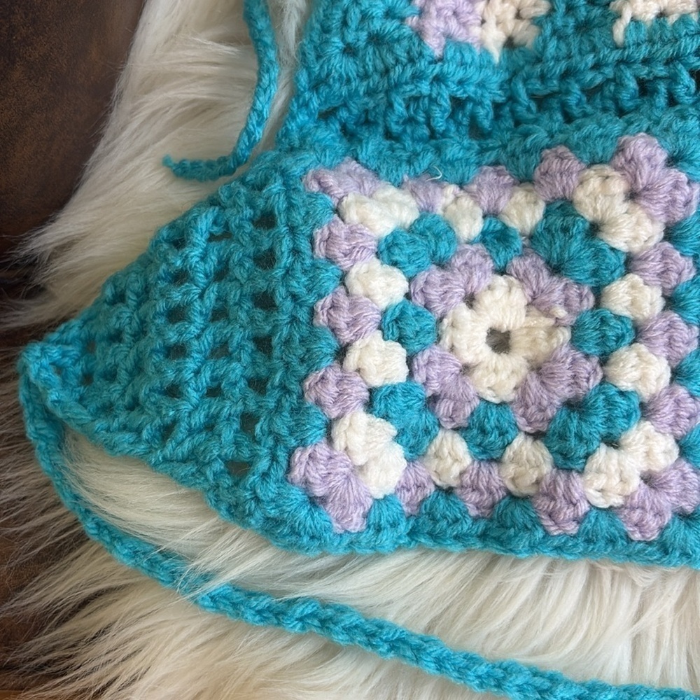 Handmade Blue White Purple Crochet Cut Out Criss Cross Granny Square Crop Top M - Picture 10 of 12